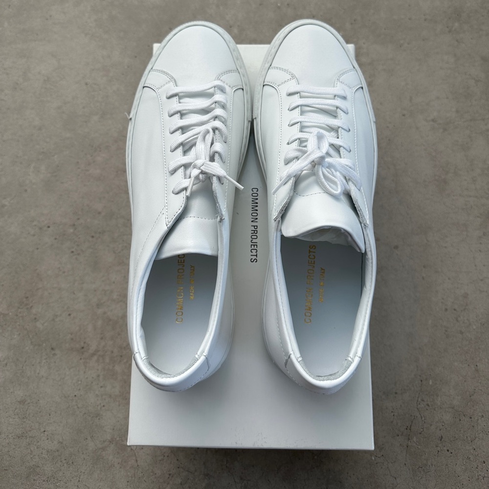 COMMON PROJECTS SNEAKERS